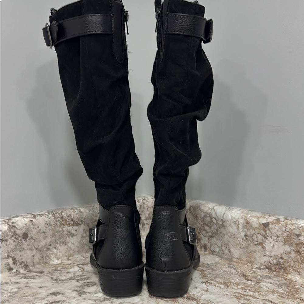 Black Women's Knee-High Boots - Picture 6 of 14